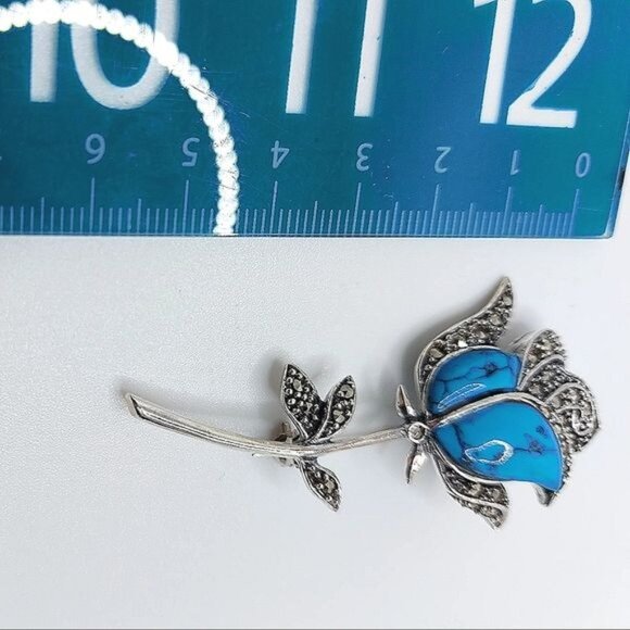 Stabilized Natural Blue Turquoise & Marcasite 925 Sterling Silver Rose‎ Brooch - Picture 9 of 10